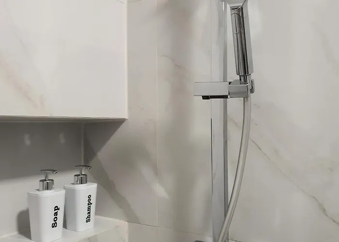 Riverside Elegance Apartman