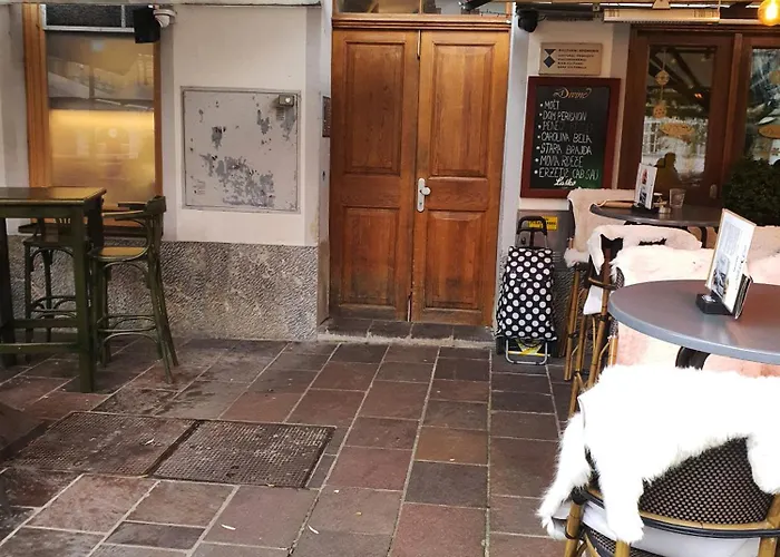 Riverside Elegance *