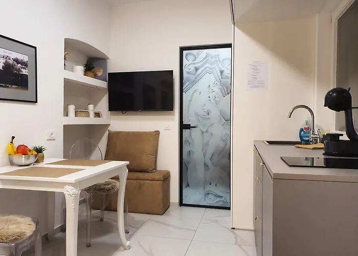 شقة Riverside Elegance *