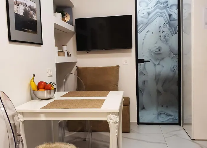 Riverside Elegance *